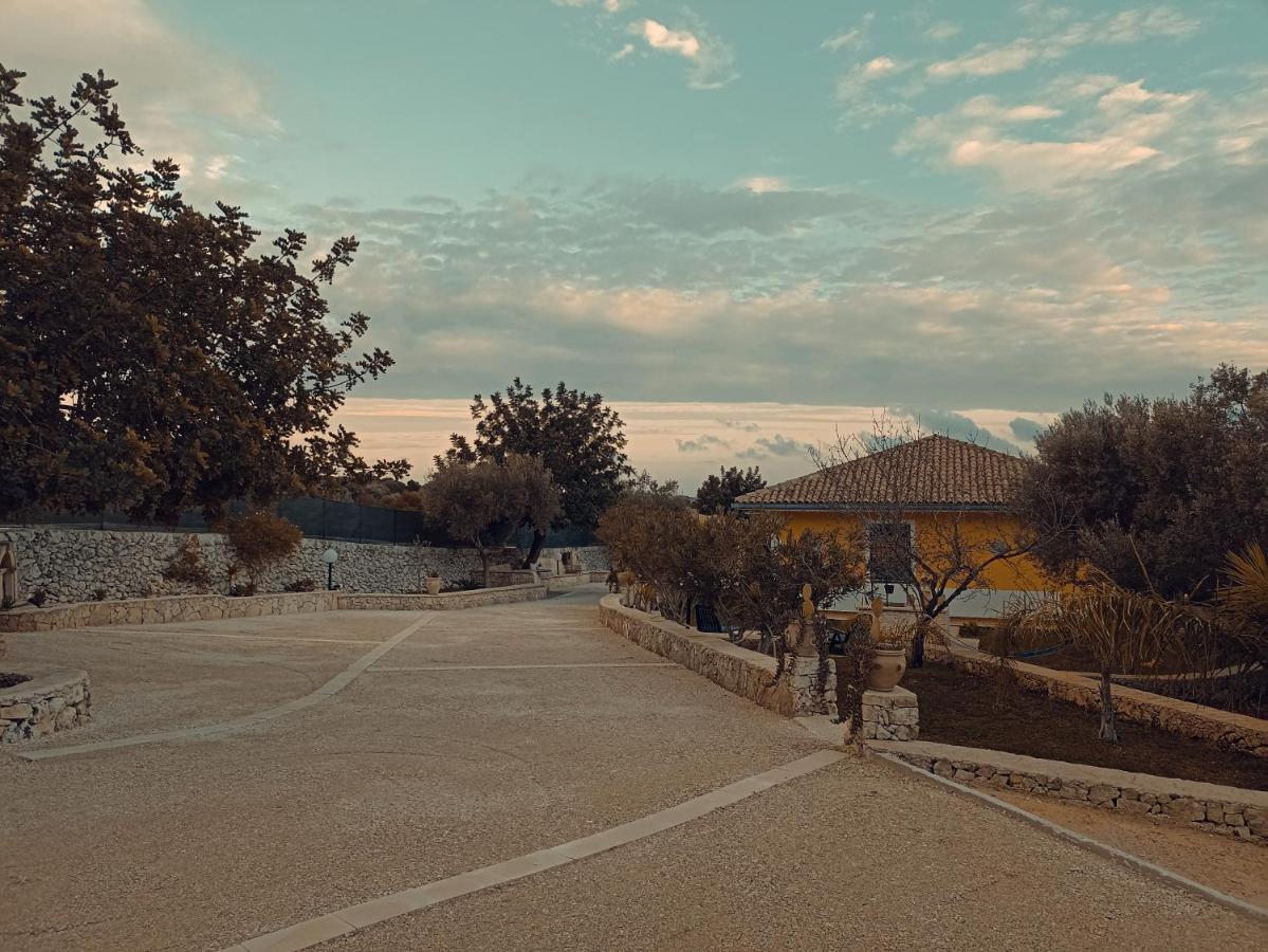 Villa Leonardo Canicattini Bagni エクステリア 写真