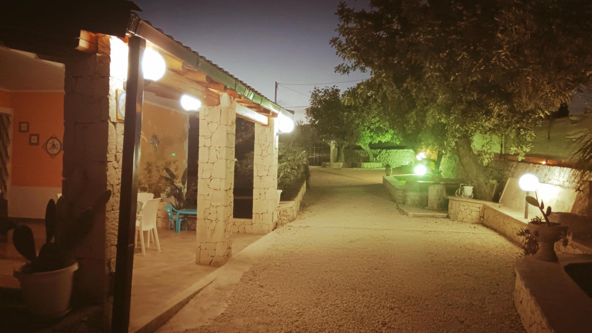 Villa Leonardo Canicattini Bagni エクステリア 写真